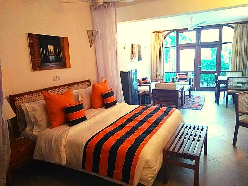 Mbili Kuwili Studio Suites Diani Beach Exteriör bild