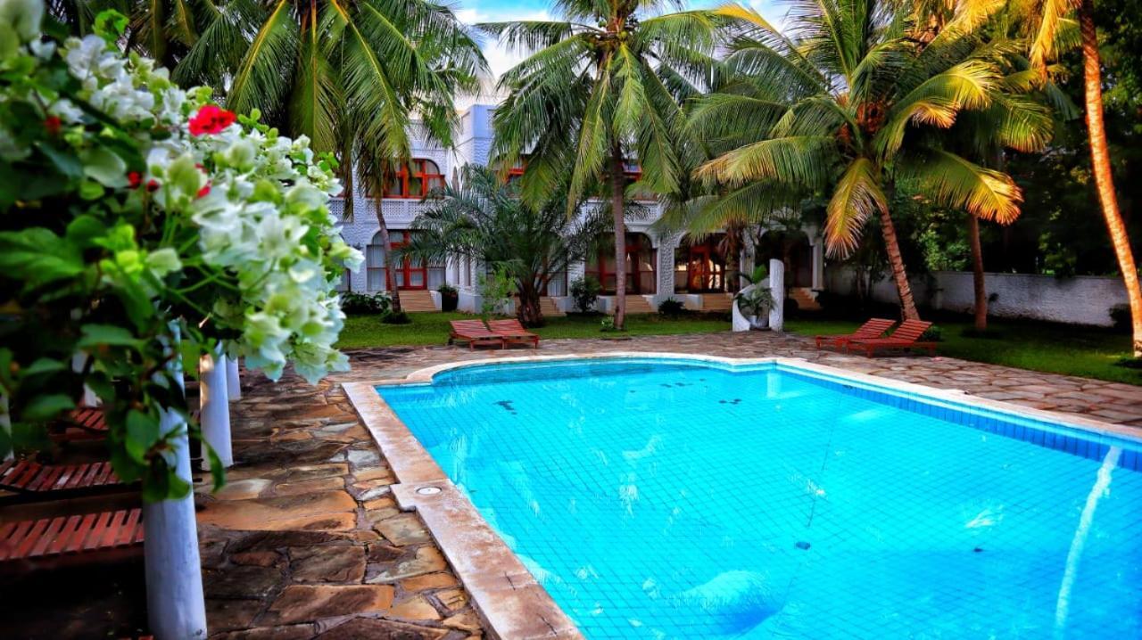 Mbili Kuwili Studio Suites Diani Beach Exteriör bild