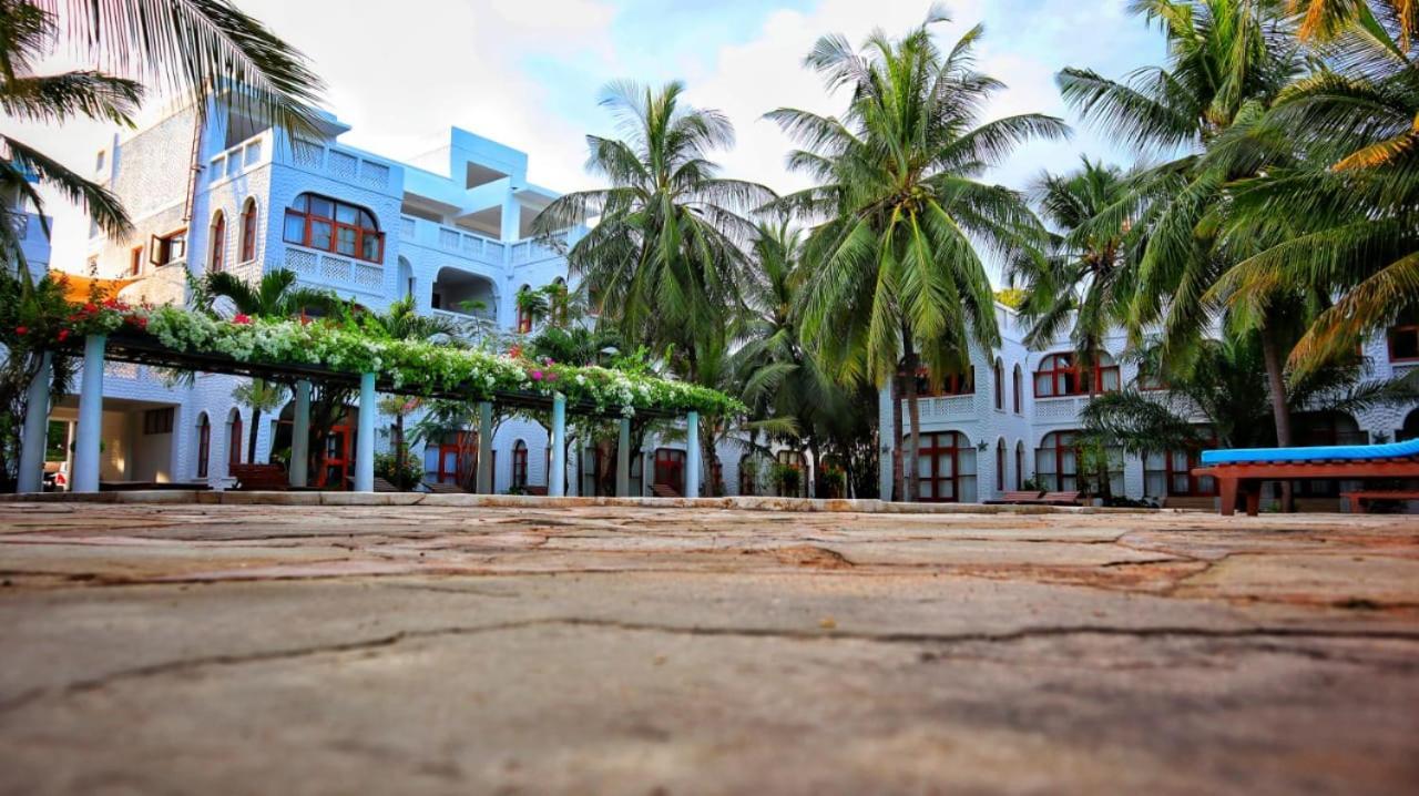 Mbili Kuwili Studio Suites Diani Beach Exteriör bild